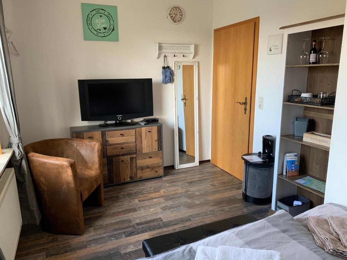 הוסום Privates Ferienzimmer An Der Nordsee מראה חיצוני תמונה